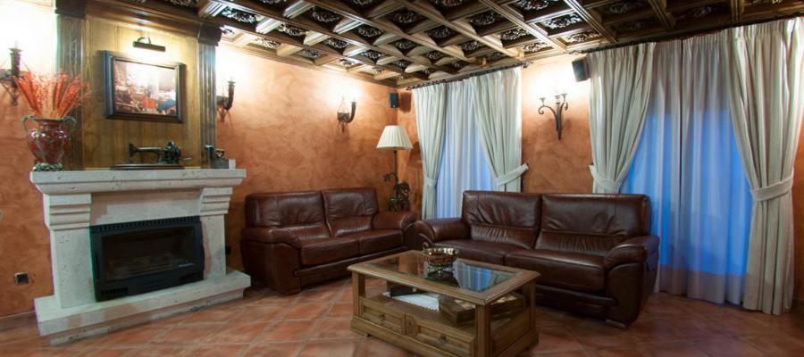 Hostal Rural Los Telares Pastrana Buitenkant foto