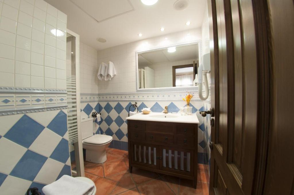 Hostal Rural Los Telares Pastrana Buitenkant foto
