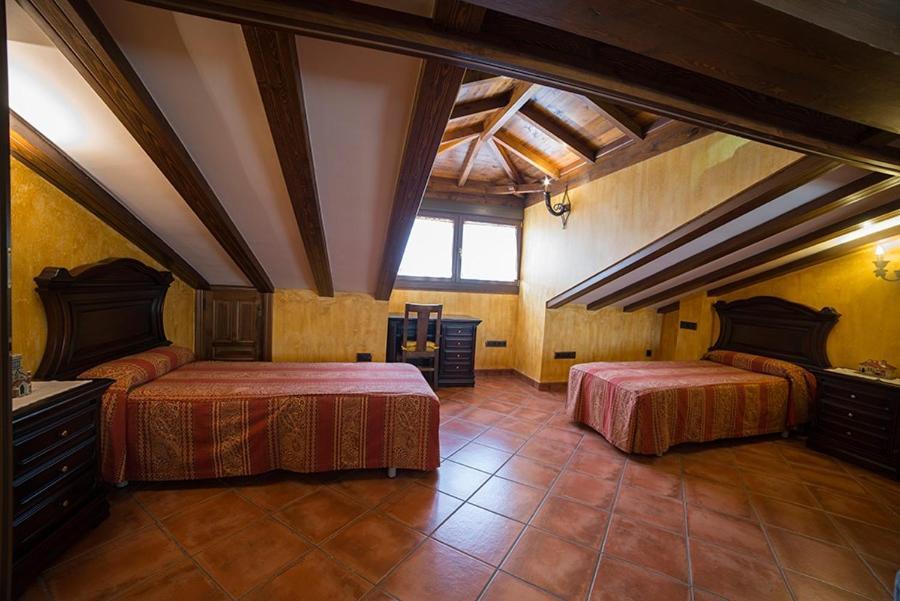 Hostal Rural Los Telares Pastrana Buitenkant foto