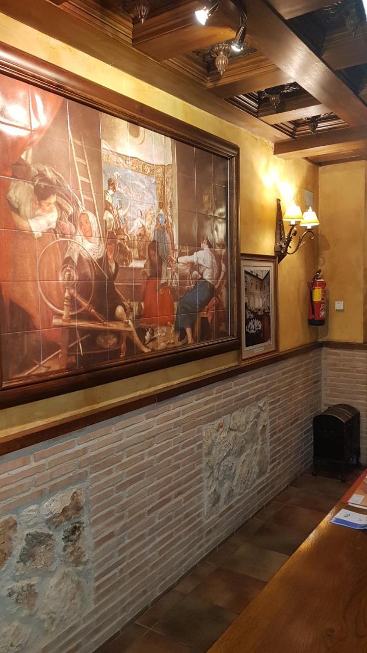 Hostal Rural Los Telares Pastrana Buitenkant foto